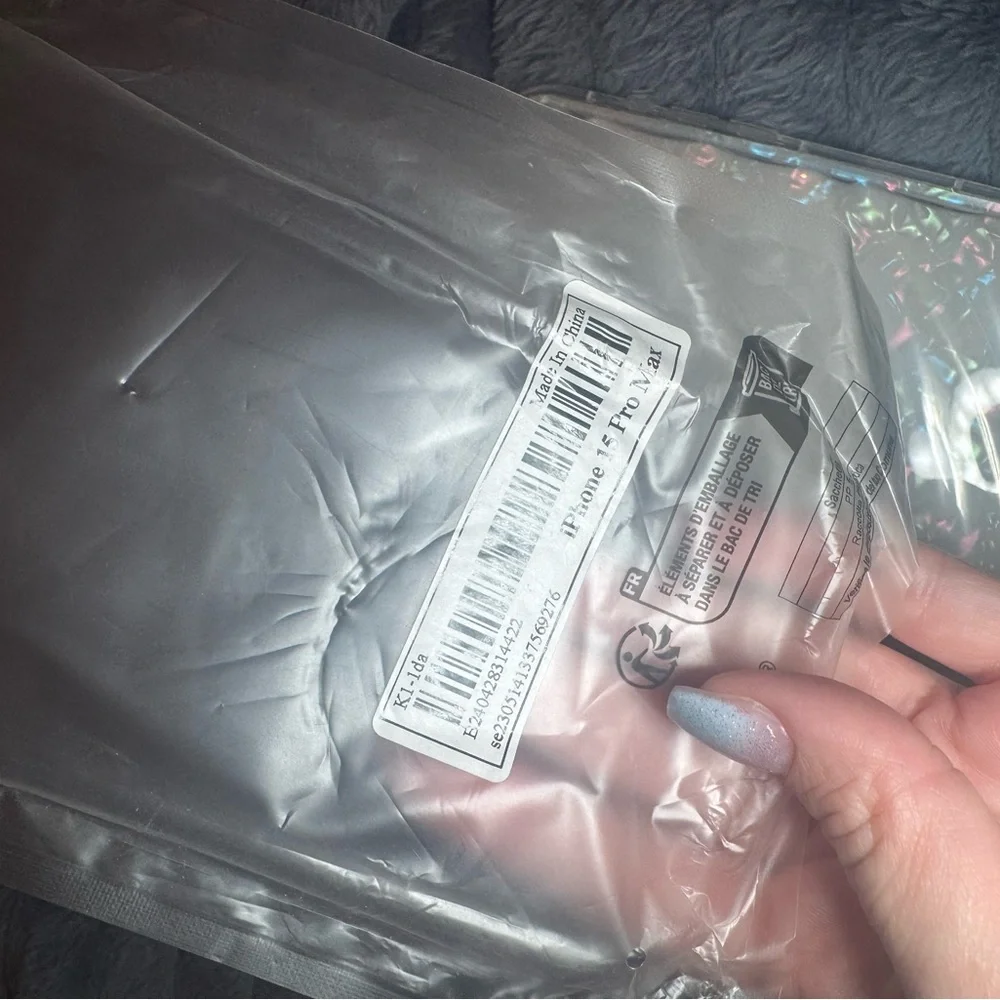 iPhone 15 pro max wavy clear case